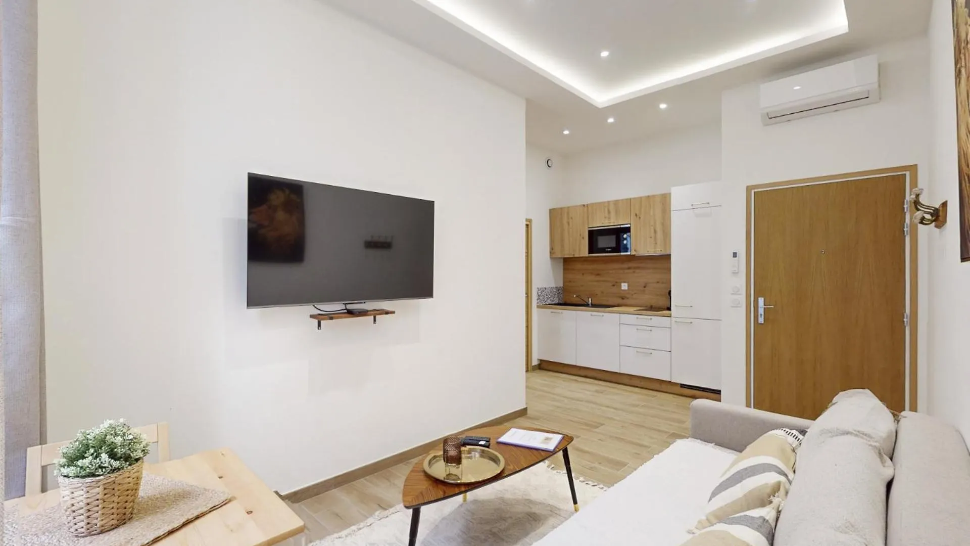 Suite Gold Fshh Nice Apartment
